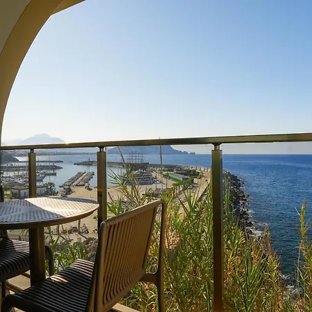 호텔 Ada Port Adults Only