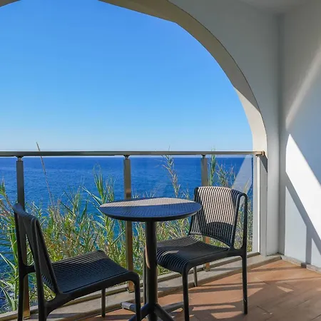 Ada Port Adults Only Szálloda